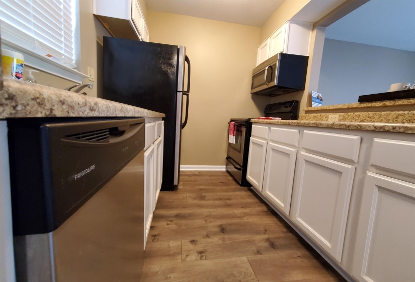 6767 MEADOW OAK PL, Memphis, Tennessee 38120, 2 Bedroom Bedrooms, 5 Room Rooms,2 BathroomBathrooms,Residential,For Sale,MEADOW OAK,0,10219352
