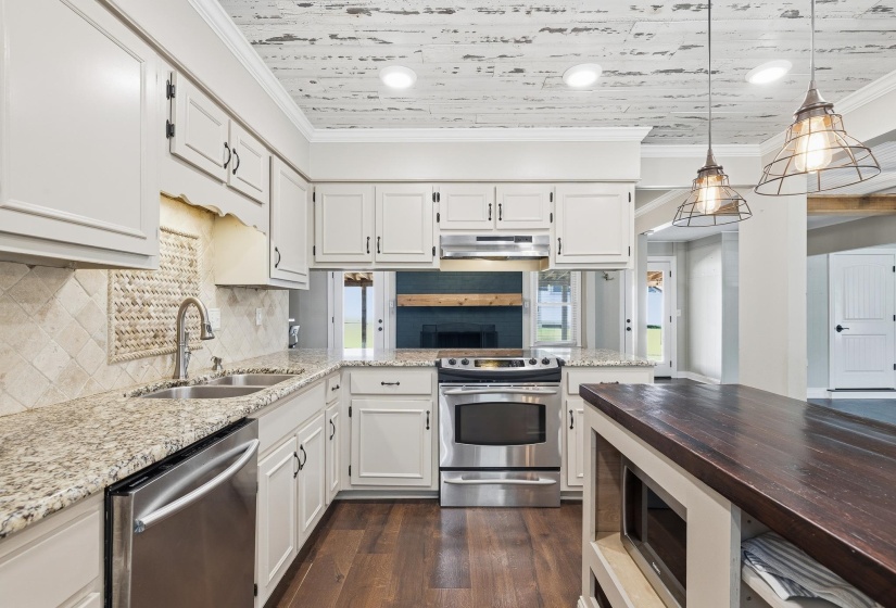 1234 GREENVIEW RD, Collierville, Tennessee 38017, 4 Bedrooms Bedrooms, 8 Rooms Rooms,2 BathroomsBathrooms,Residential,For Sale,GREENVIEW,10219356
