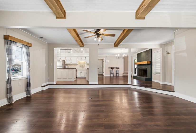 1234 GREENVIEW RD, Collierville, Tennessee 38017, 4 Bedrooms Bedrooms, 8 Rooms Rooms,2 BathroomsBathrooms,Residential,For Sale,GREENVIEW,10219356