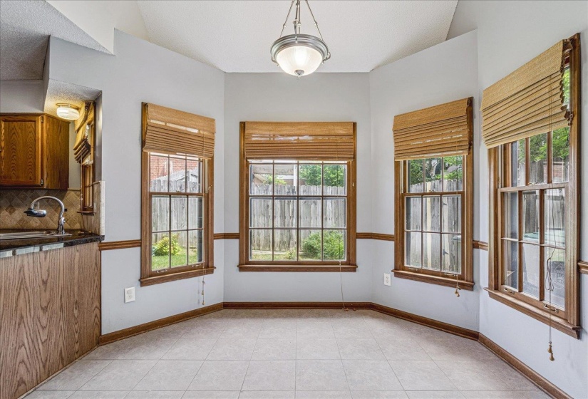 8529 BUCKHURST RD, Memphis, Tennessee 38016, 4 Bedroom Bedrooms, 10 Room Rooms,3 BathroomBathrooms,Residential,For Sale,BUCKHURST,0,10219359