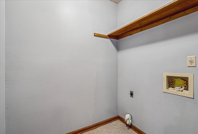 8529 BUCKHURST RD, Memphis, Tennessee 38016, 4 Bedroom Bedrooms, 10 Room Rooms,3 BathroomBathrooms,Residential,For Sale,BUCKHURST,0,10219359