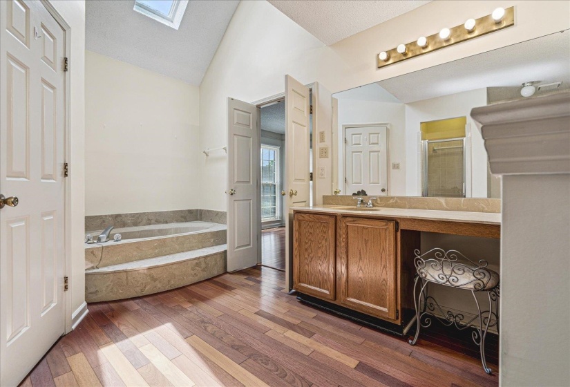 8529 BUCKHURST RD, Memphis, Tennessee 38016, 4 Bedroom Bedrooms, 10 Room Rooms,3 BathroomBathrooms,Residential,For Sale,BUCKHURST,0,10219359