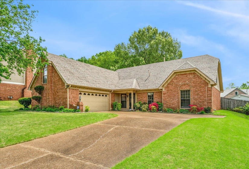 8529 BUCKHURST RD, Memphis, Tennessee 38016, 4 Bedroom Bedrooms, 10 Room Rooms,3 BathroomBathrooms,Residential,For Sale,BUCKHURST,0,10219359