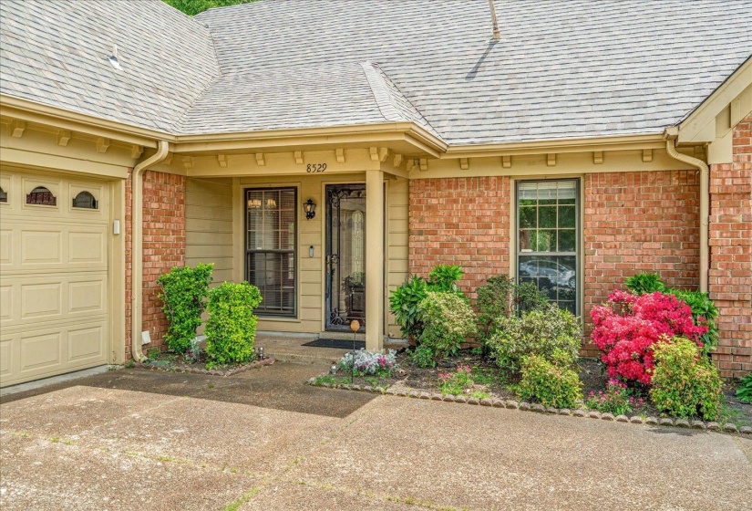 8529 BUCKHURST RD, Memphis, Tennessee 38016, 4 Bedroom Bedrooms, 10 Room Rooms,3 BathroomBathrooms,Residential,For Sale,BUCKHURST,0,10219359