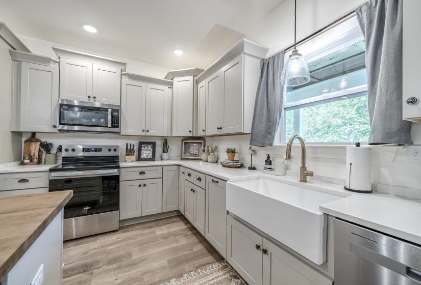 265 ISLAND VIEW DR, Counce, Tennessee 38326, 4 Bedrooms Bedrooms, 10 Rooms Rooms,3.1 BathroomsBathrooms,Residential,For Sale,ISLAND VIEW,10219375