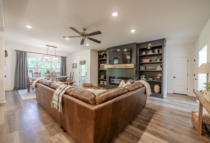 265 ISLAND VIEW DR, Counce, Tennessee 38326, 4 Bedrooms Bedrooms, 10 Rooms Rooms,3.1 BathroomsBathrooms,Residential,For Sale,ISLAND VIEW,10219375