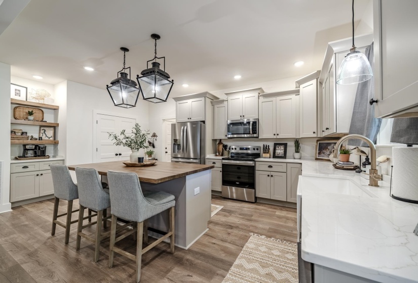 265 ISLAND VIEW DR, Counce, Tennessee 38326, 4 Bedrooms Bedrooms, 10 Rooms Rooms,3.1 BathroomsBathrooms,Residential,For Sale,ISLAND VIEW,10219375