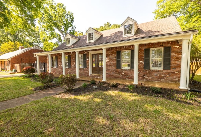 1539 BROOKSIDE DR, Germantown, Tennessee 38138, 4 Bedroom Bedrooms, 8 Room Rooms,3 BathroomBathrooms,Residential,For Sale,BROOKSIDE,0,10219390