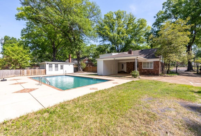 1539 BROOKSIDE DR, Germantown, Tennessee 38138, 4 Bedroom Bedrooms, 8 Room Rooms,3 BathroomBathrooms,Residential,For Sale,BROOKSIDE,0,10219390
