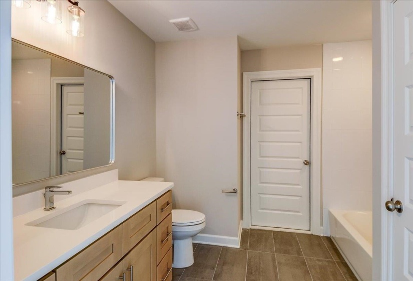 5310 THUNDERBOLT CV, Lakeland, Tennessee 38002, 5 Bedroom Bedrooms, 2 Room Rooms,4.1 BathroomBathrooms,Residential,For Sale,THUNDERBOLT,0,10219392