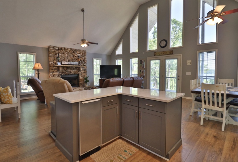 390 QUARRY HOLLOW PT, Savannah, Tennessee 38372, 4 Bedroom Bedrooms, 12 Room Rooms,4.1 BathroomBathrooms,Residential,For Sale,QUARRY HOLLOW,0,10219400
