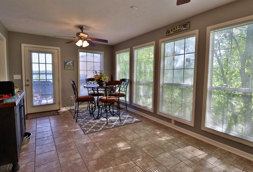 390 QUARRY HOLLOW PT, Savannah, Tennessee 38372, 4 Bedroom Bedrooms, 12 Room Rooms,4.1 BathroomBathrooms,Residential,For Sale,QUARRY HOLLOW,0,10219400