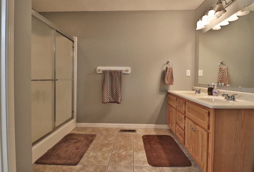 390 QUARRY HOLLOW PT, Savannah, Tennessee 38372, 4 Bedroom Bedrooms, 12 Room Rooms,4.1 BathroomBathrooms,Residential,For Sale,QUARRY HOLLOW,0,10219400