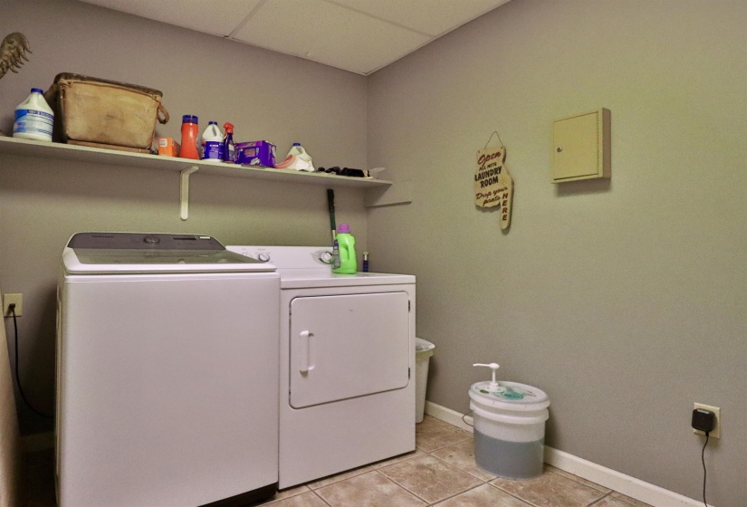 390 QUARRY HOLLOW PT, Savannah, Tennessee 38372, 4 Bedroom Bedrooms, 12 Room Rooms,4.1 BathroomBathrooms,Residential,For Sale,QUARRY HOLLOW,0,10219400