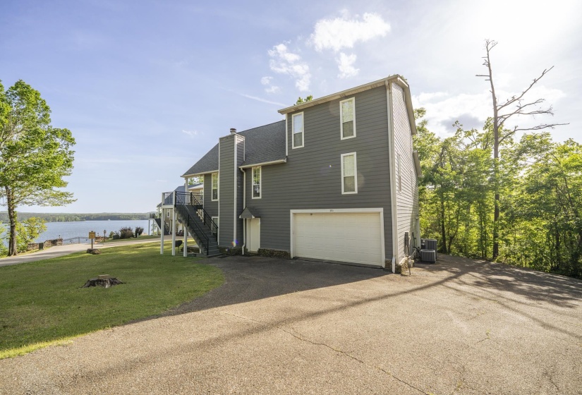 390 QUARRY HOLLOW PT, Savannah, Tennessee 38372, 4 Bedroom Bedrooms, 12 Room Rooms,4.1 BathroomBathrooms,Residential,For Sale,QUARRY HOLLOW,0,10219400