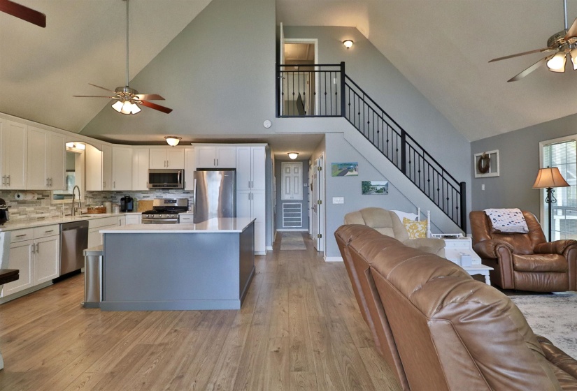 390 QUARRY HOLLOW PT, Savannah, Tennessee 38372, 4 Bedroom Bedrooms, 12 Room Rooms,4.1 BathroomBathrooms,Residential,For Sale,QUARRY HOLLOW,0,10219400