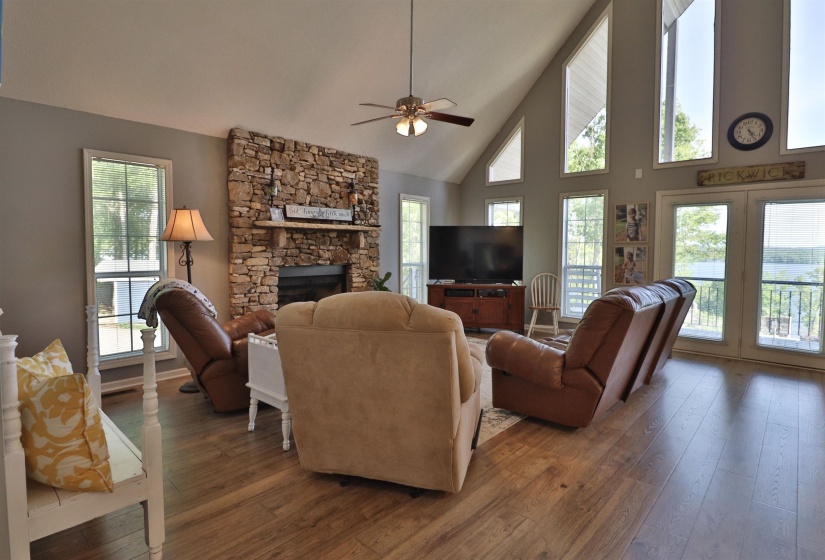 390 QUARRY HOLLOW PT, Savannah, Tennessee 38372, 4 Bedroom Bedrooms, 12 Room Rooms,4.1 BathroomBathrooms,Residential,For Sale,QUARRY HOLLOW,0,10219400