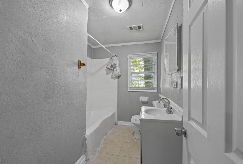 3066 REDBUD RD, Memphis, Tennessee 38109, 3 Bedrooms Bedrooms, 7 Rooms Rooms,2 BathroomsBathrooms,Residential,For Sale,REDBUD,10219403