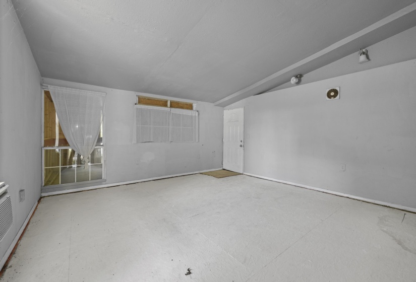 3066 REDBUD RD, Memphis, Tennessee 38109, 3 Bedrooms Bedrooms, 7 Rooms Rooms,2 BathroomsBathrooms,Residential,For Sale,REDBUD,10219403