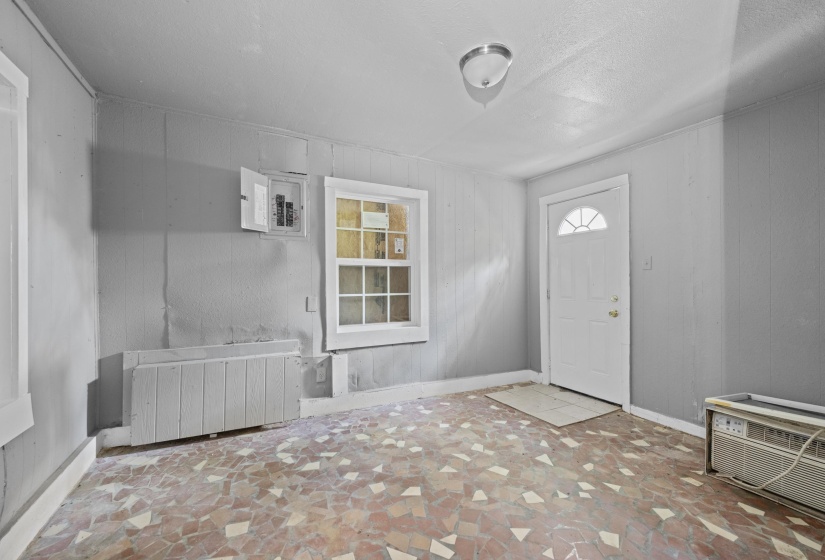 3066 REDBUD RD, Memphis, Tennessee 38109, 3 Bedrooms Bedrooms, 7 Rooms Rooms,2 BathroomsBathrooms,Residential,For Sale,REDBUD,10219403