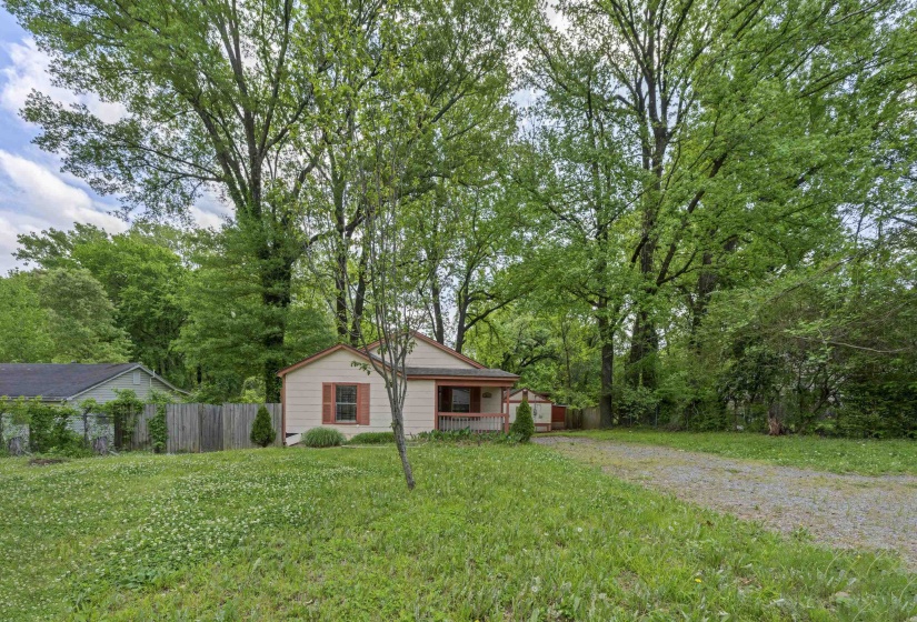 3066 REDBUD RD, Memphis, Tennessee 38109, 3 Bedrooms Bedrooms, 7 Rooms Rooms,2 BathroomsBathrooms,Residential,For Sale,REDBUD,10219403