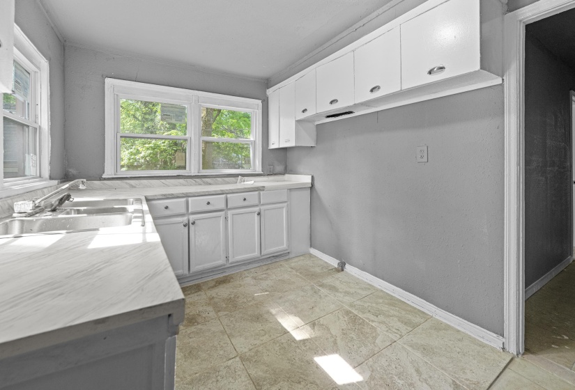 3066 REDBUD RD, Memphis, Tennessee 38109, 3 Bedrooms Bedrooms, 7 Rooms Rooms,2 BathroomsBathrooms,Residential,For Sale,REDBUD,10219403