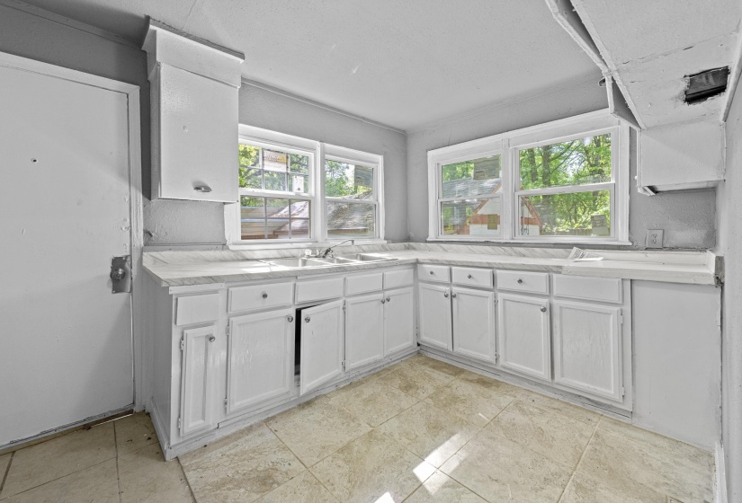 3066 REDBUD RD, Memphis, Tennessee 38109, 3 Bedrooms Bedrooms, 7 Rooms Rooms,2 BathroomsBathrooms,Residential,For Sale,REDBUD,10219403