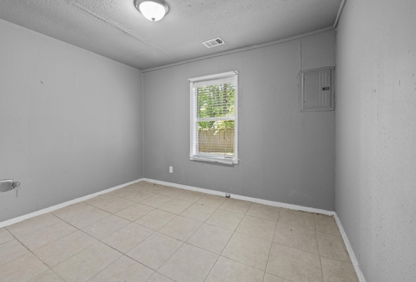 3066 REDBUD RD, Memphis, Tennessee 38109, 3 Bedrooms Bedrooms, 7 Rooms Rooms,2 BathroomsBathrooms,Residential,For Sale,REDBUD,10219403