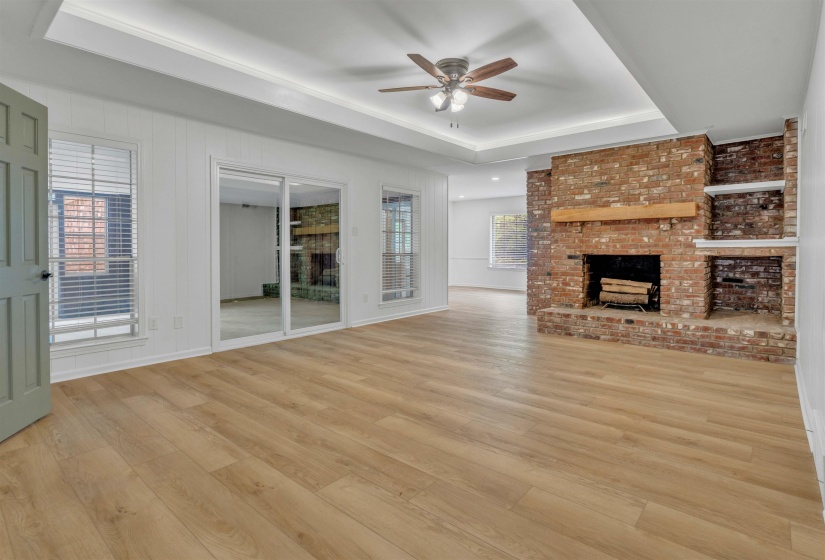 8077 FARMINGTON DR, Germantown, Tennessee 38138, 4 Bedrooms Bedrooms, 9 Rooms Rooms,2.1 BathroomsBathrooms,Residential,For Sale,FARMINGTON,10219404