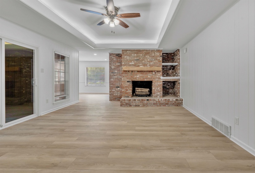 8077 FARMINGTON DR, Germantown, Tennessee 38138, 4 Bedrooms Bedrooms, 9 Rooms Rooms,2.1 BathroomsBathrooms,Residential,For Sale,FARMINGTON,10219404