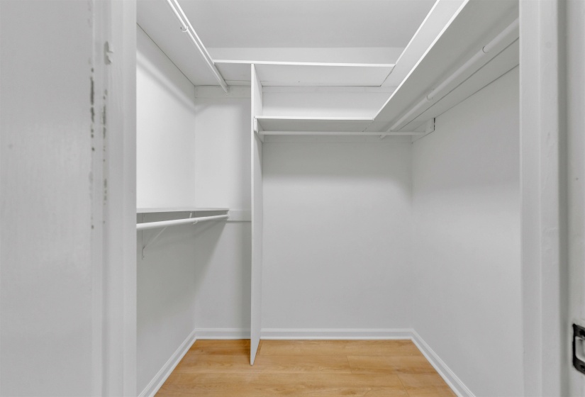 8077 FARMINGTON DR, Germantown, Tennessee 38138, 4 Bedrooms Bedrooms, 9 Rooms Rooms,2.1 BathroomsBathrooms,Residential,For Sale,FARMINGTON,10219404