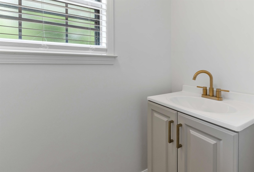 8077 FARMINGTON DR, Germantown, Tennessee 38138, 4 Bedrooms Bedrooms, 9 Rooms Rooms,2.1 BathroomsBathrooms,Residential,For Sale,FARMINGTON,10219404