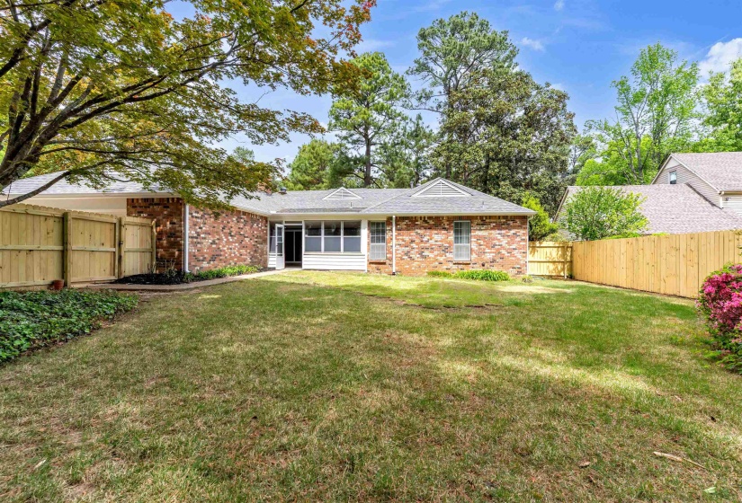 8077 FARMINGTON DR, Germantown, Tennessee 38138, 4 Bedrooms Bedrooms, 9 Rooms Rooms,2.1 BathroomsBathrooms,Residential,For Sale,FARMINGTON,10219404