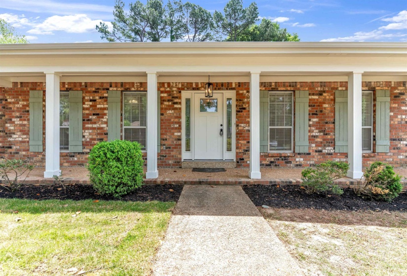 8077 FARMINGTON DR, Germantown, Tennessee 38138, 4 Bedrooms Bedrooms, 9 Rooms Rooms,2.1 BathroomsBathrooms,Residential,For Sale,FARMINGTON,10219404