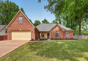 6220 DAYBREAK DR, Bartlett, Tennessee 38135, 3 Bedrooms Bedrooms, 9 Rooms Rooms,2.1 BathroomsBathrooms,Residential,For Sale,DAYBREAK,10219407