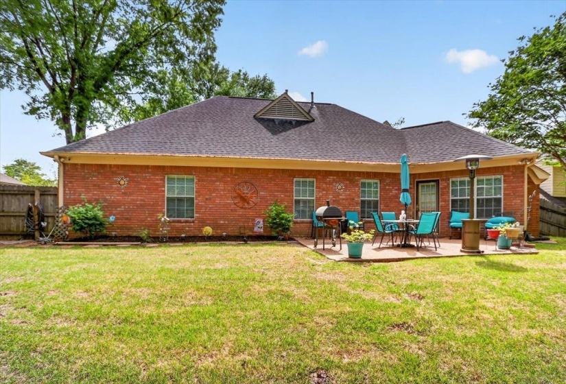 6220 DAYBREAK DR, Bartlett, Tennessee 38135, 3 Bedrooms Bedrooms, 9 Rooms Rooms,2.1 BathroomsBathrooms,Residential,For Sale,DAYBREAK,10219407