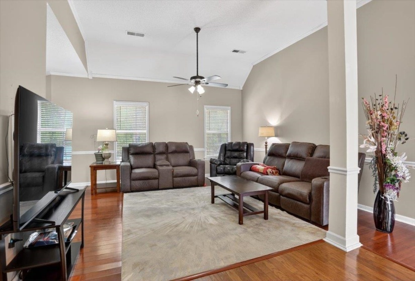 6220 DAYBREAK DR, Bartlett, Tennessee 38135, 3 Bedrooms Bedrooms, 9 Rooms Rooms,2.1 BathroomsBathrooms,Residential,For Sale,DAYBREAK,10219407