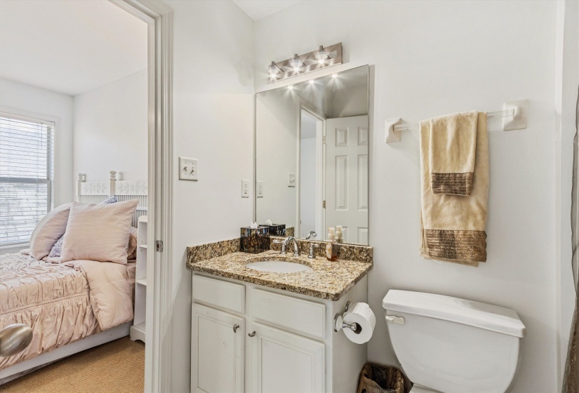 1182 ISLE VIEW DR, Memphis, Tennessee 38103, 3 Bedrooms Bedrooms, 6 Rooms Rooms,2.1 BathroomsBathrooms,Residential,For Sale,ISLE VIEW,10219409