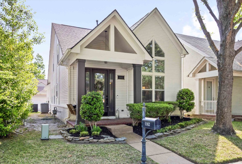 1182 ISLE VIEW DR, Memphis, Tennessee 38103, 3 Bedrooms Bedrooms, 6 Rooms Rooms,2.1 BathroomsBathrooms,Residential,For Sale,ISLE VIEW,10219409