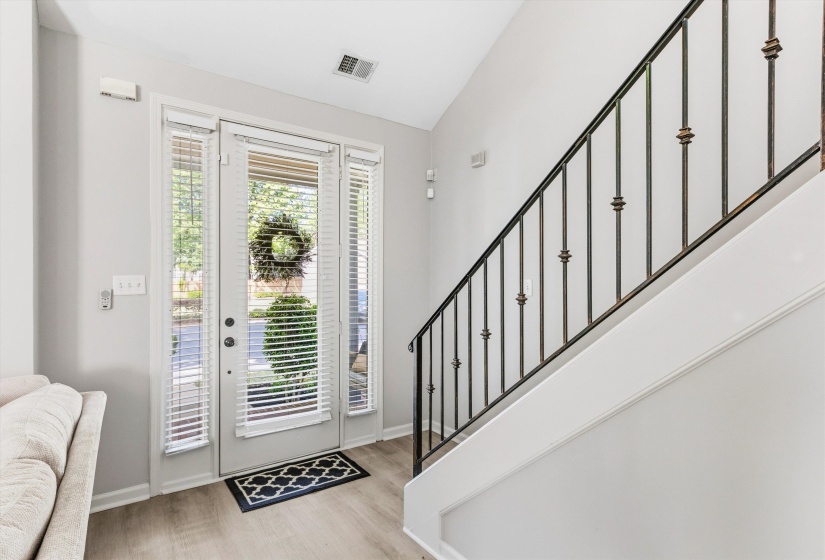 1182 ISLE VIEW DR, Memphis, Tennessee 38103, 3 Bedrooms Bedrooms, 6 Rooms Rooms,2.1 BathroomsBathrooms,Residential,For Sale,ISLE VIEW,10219409