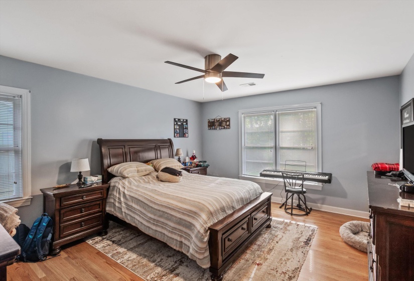 37 CENTURY ST, Memphis, Tennessee 38111, 3 Bedrooms Bedrooms, 8 Rooms Rooms,2 BathroomsBathrooms,Residential,For Sale,CENTURY,10219411