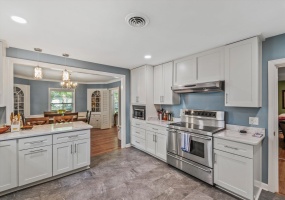 37 CENTURY ST, Memphis, Tennessee 38111, 3 Bedrooms Bedrooms, 8 Rooms Rooms,2 BathroomsBathrooms,Residential,For Sale,CENTURY,10219411