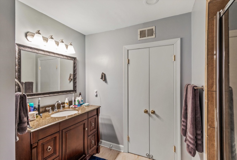 37 CENTURY ST, Memphis, Tennessee 38111, 3 Bedrooms Bedrooms, 8 Rooms Rooms,2 BathroomsBathrooms,Residential,For Sale,CENTURY,10219411