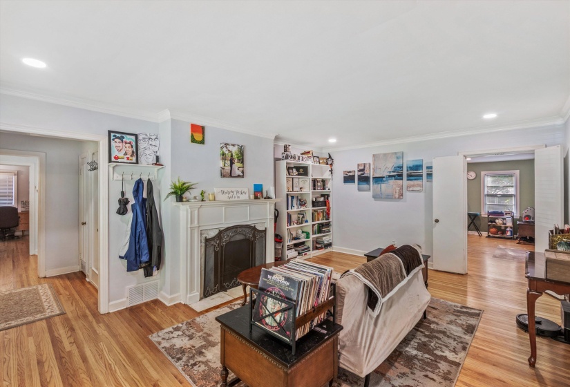 37 CENTURY ST, Memphis, Tennessee 38111, 3 Bedrooms Bedrooms, 8 Rooms Rooms,2 BathroomsBathrooms,Residential,For Sale,CENTURY,10219411