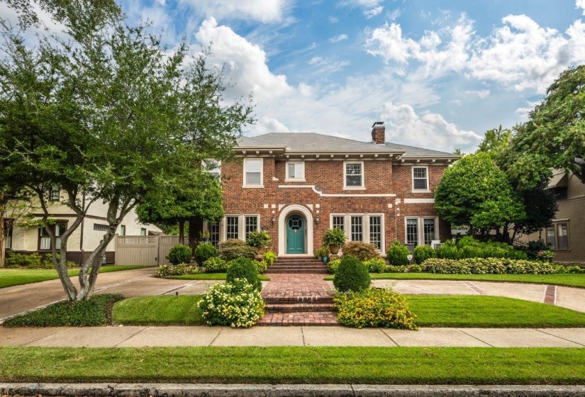 1520 VANCE AVE, Memphis, Tennessee 38104, 3 Bedroom Bedrooms, 10 Room Rooms,5.1 BathroomBathrooms,Residential,For Sale,VANCE,0,10219421