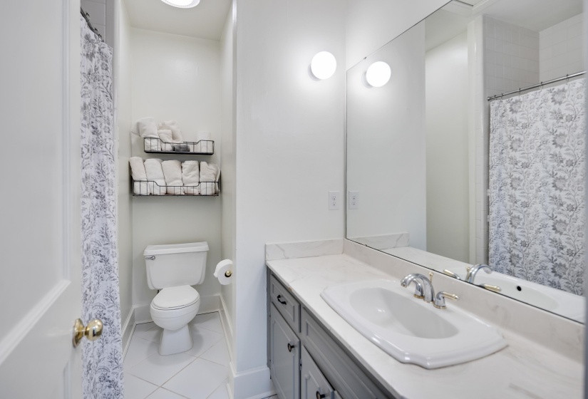 1520 VANCE AVE, Memphis, Tennessee 38104, 3 Bedroom Bedrooms, 10 Room Rooms,5.1 BathroomBathrooms,Residential,For Sale,VANCE,0,10219421