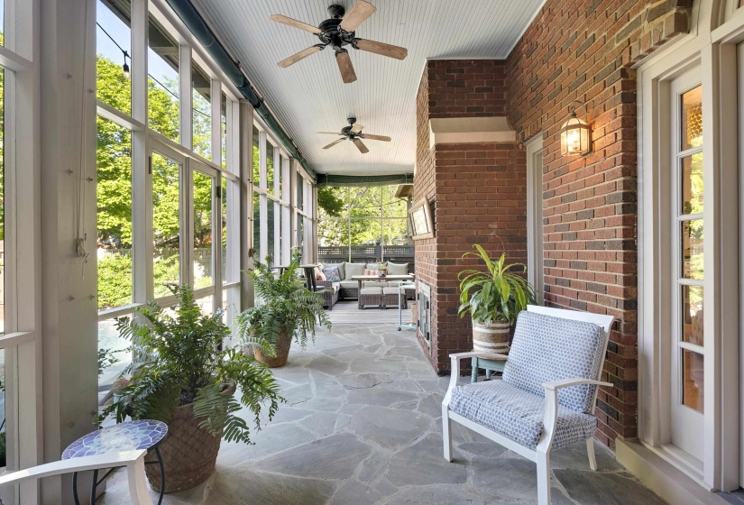 1520 VANCE AVE, Memphis, Tennessee 38104, 3 Bedroom Bedrooms, 10 Room Rooms,5.1 BathroomBathrooms,Residential,For Sale,VANCE,0,10219421