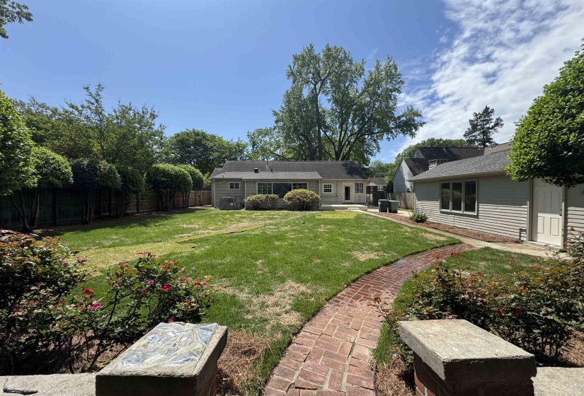 3630 HIGHLAND PARK PL, Memphis, Tennessee 38111, 3 Bedroom Bedrooms, 7 Room Rooms,2 BathroomBathrooms,Residential,For Sale,HIGHLAND PARK,0,10219423