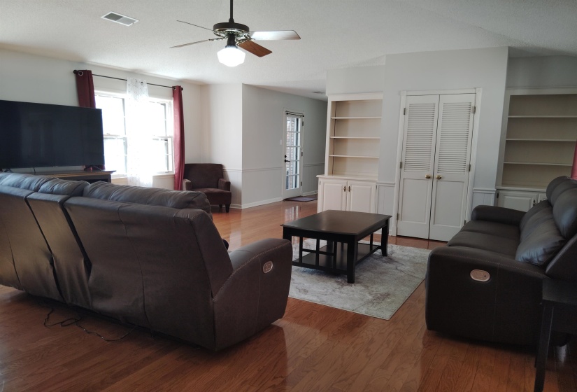 6878 NORHAN CV, Memphis, Tennessee 38119, 4 Bedroom Bedrooms, 9 Room Rooms,2.1 BathroomBathrooms,Residential,For Sale,NORHAN,0,10219444