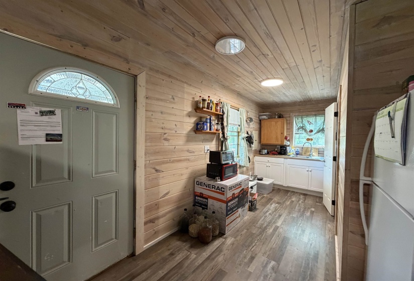 2323 FINGER LEAPWOOD RD, Finger, Tennessee 38334, 1 Bedroom Bedrooms, 5 Rooms Rooms,2 BathroomsBathrooms,Residential,For Sale,FINGER LEAPWOOD,10219446